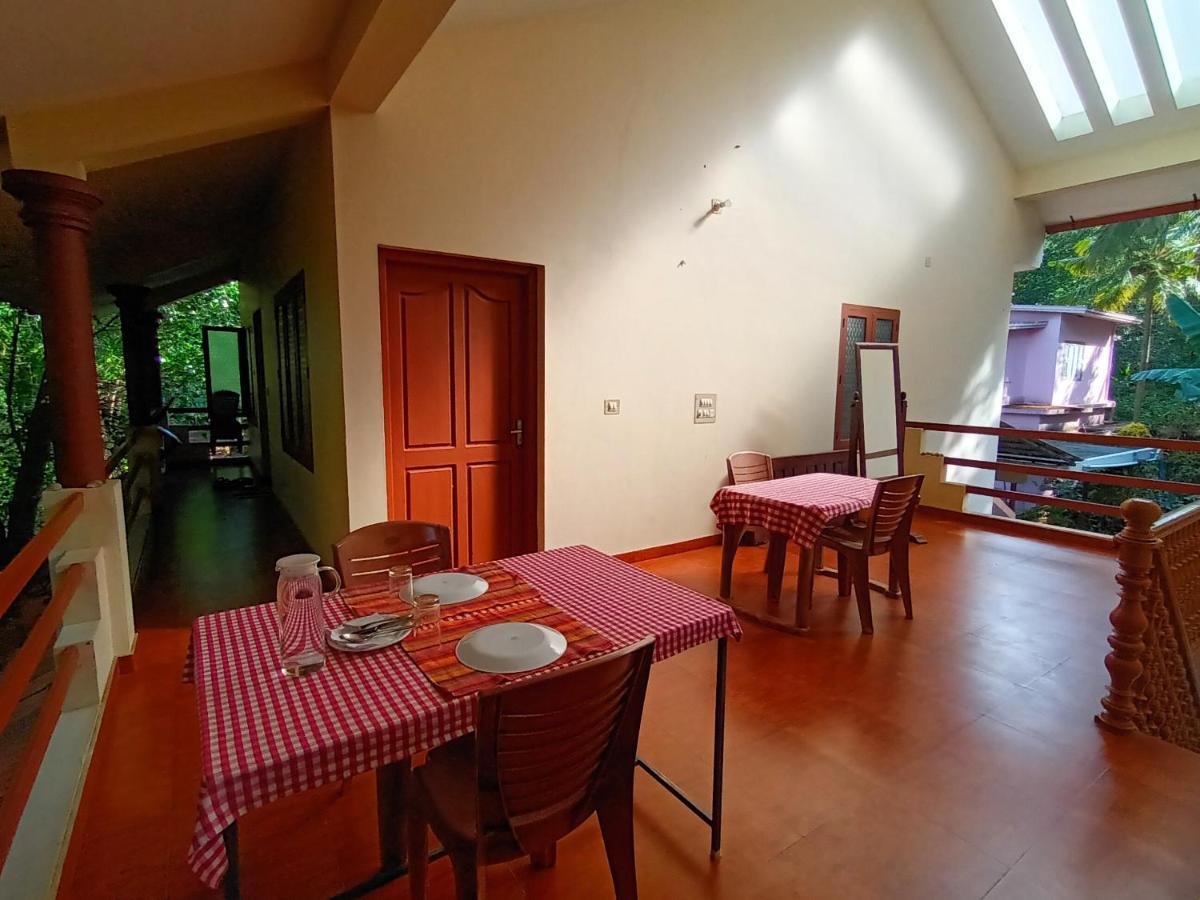 Hotel Ivory Coaste à Kannur Extérieur photo